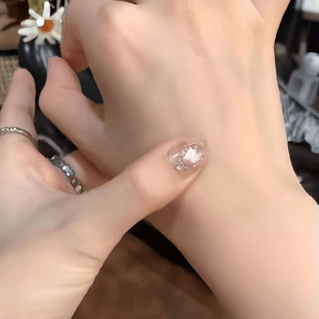 Glamorous nail art with glitter effect Stornfield