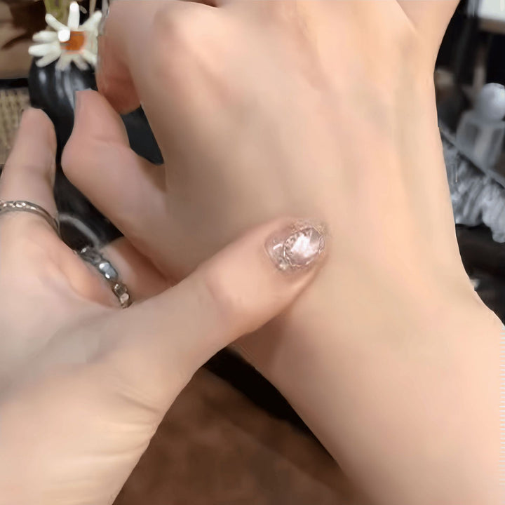 Glamorous nail art with glitter effect Stornfield