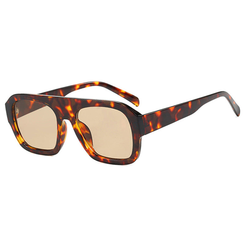 Women's fashionable sunglasses with a sturdy frame and wide lenses Stornfield