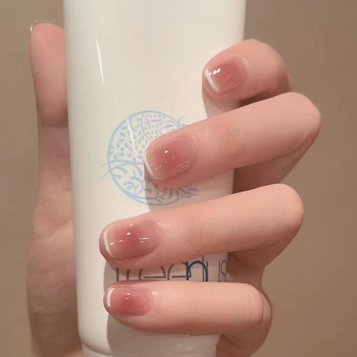Elegant and natural nail art Stornfield