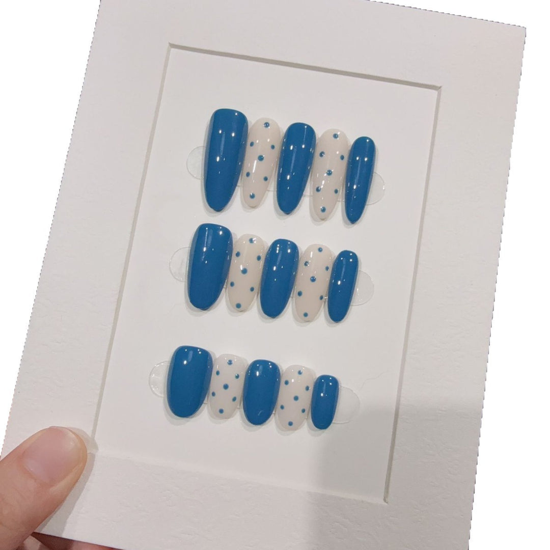 Decorative Press-On Nail Set with Artistic Design Stornfield
