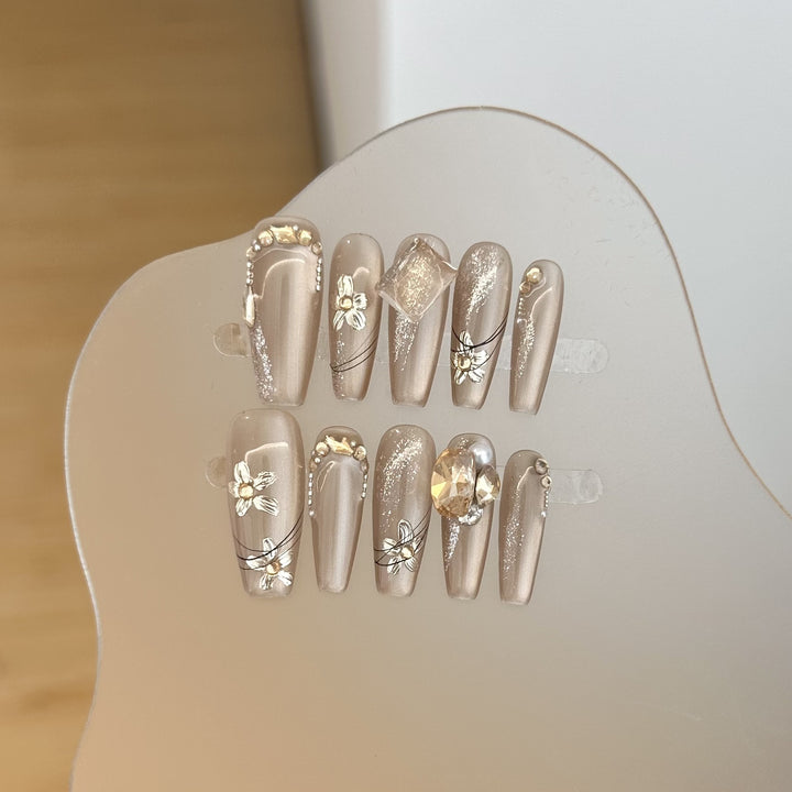 Floral Nail Art Press-On Set with Luxurious Accents