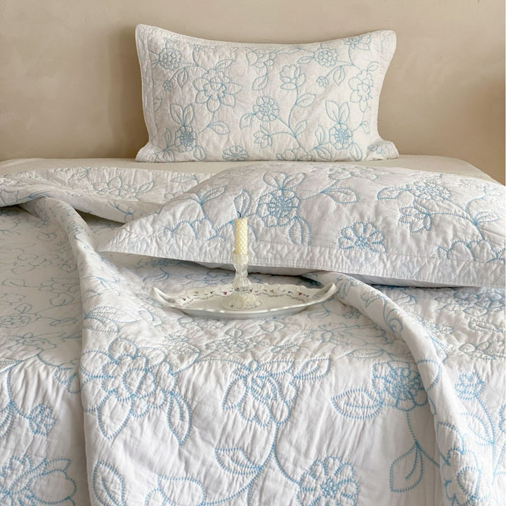 Quilted cotton bedspread set with floral quilted embroidery