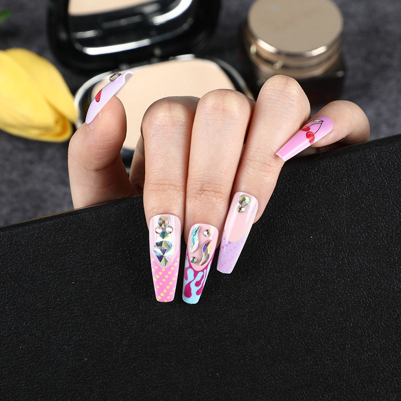 Creative nail art with bold designs Stornfield