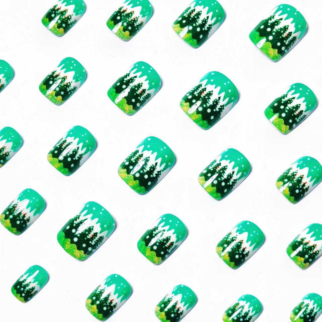 Artificial nails with winter-themed Christmas tree design Stornfield
