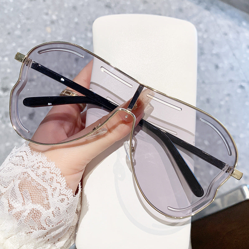 Women's sunglasses in modern shield design Stornfield