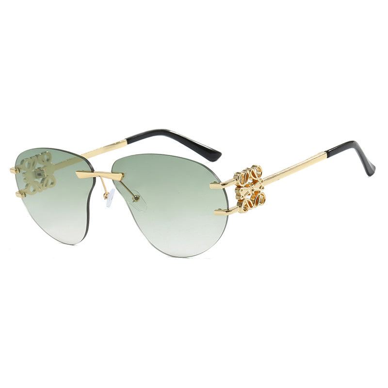 Women's fashionable sunglasses in elegant aviator style with gemstone details Stornfield
