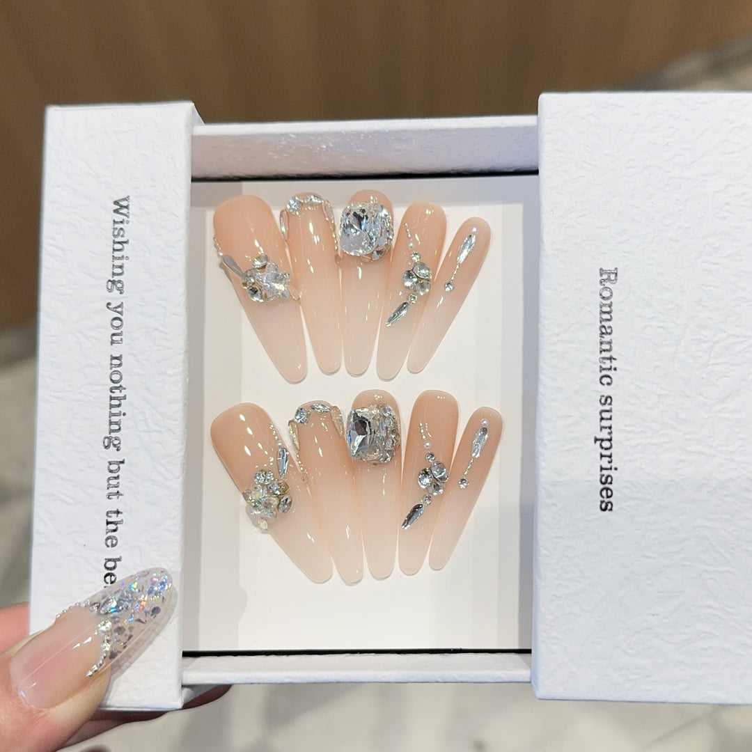 Artificial nails with exclusive rhinestone embellishments Stornfield