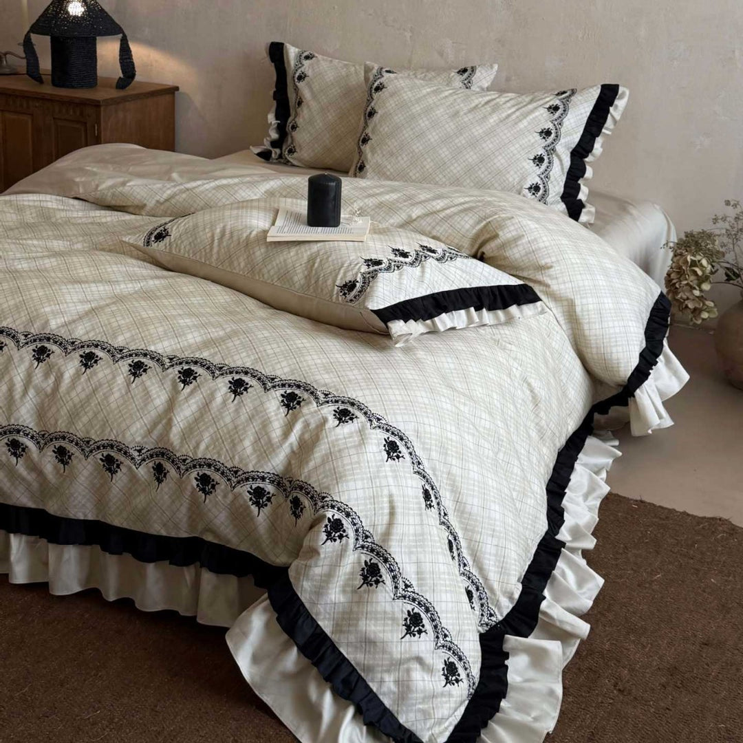Ruffled Embroidered Cotton-Linen Duvet Cover Set with Scalloped Black Trim