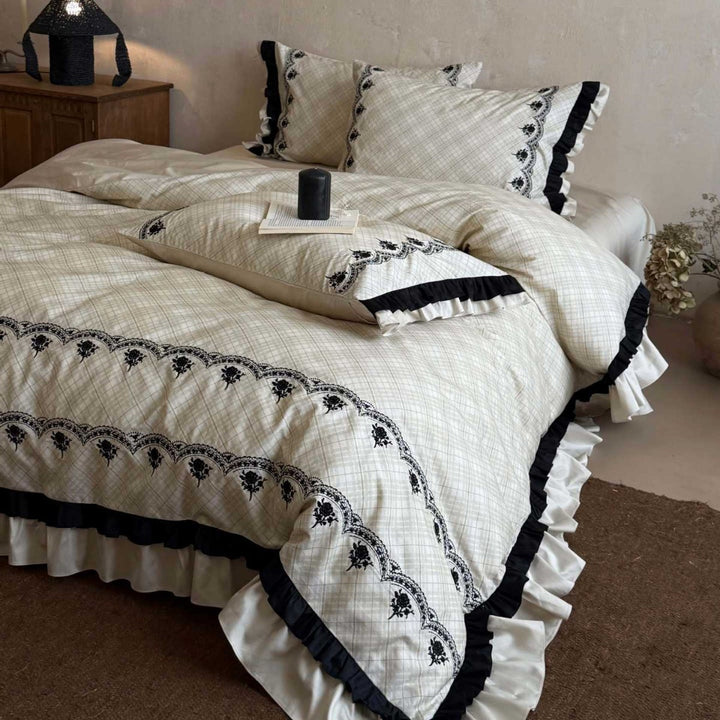 Ruffled Embroidered Cotton-Linen Duvet Cover Set with Scalloped Black Trim