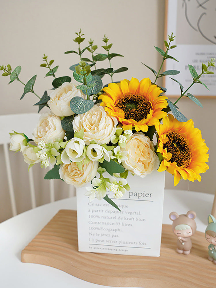 Elegant Floral Centerpiece Arrangement