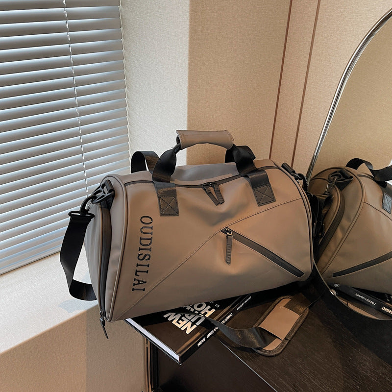 Ladies sporty duffle bag with versatile compartment system Stornfield