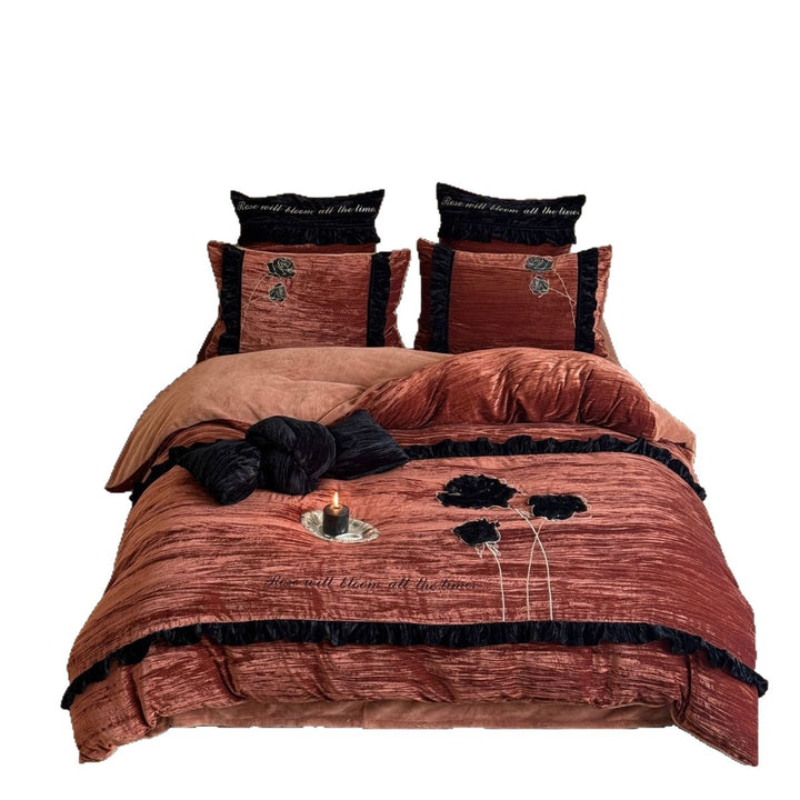 Samt bedding set with 3D rose appliqué and decorative frill