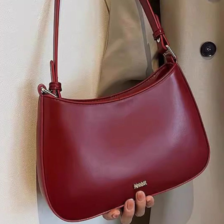Sleek Minimalist Handbag Stornfield