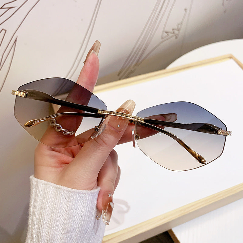 Women's extravagant sunglasses with sparkling accents Stornfield