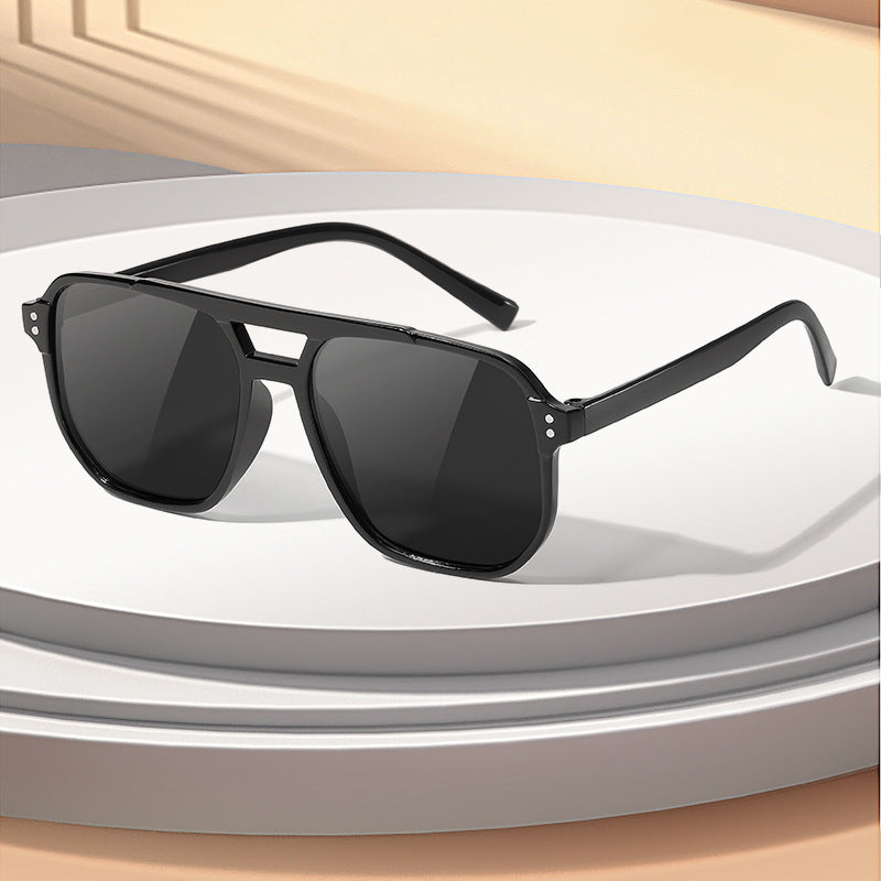 Stylish Wide-Frame Sunglasses Stornfield