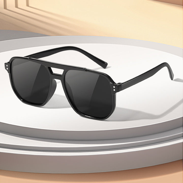 Stylish Wide-Frame Sunglasses Stornfield