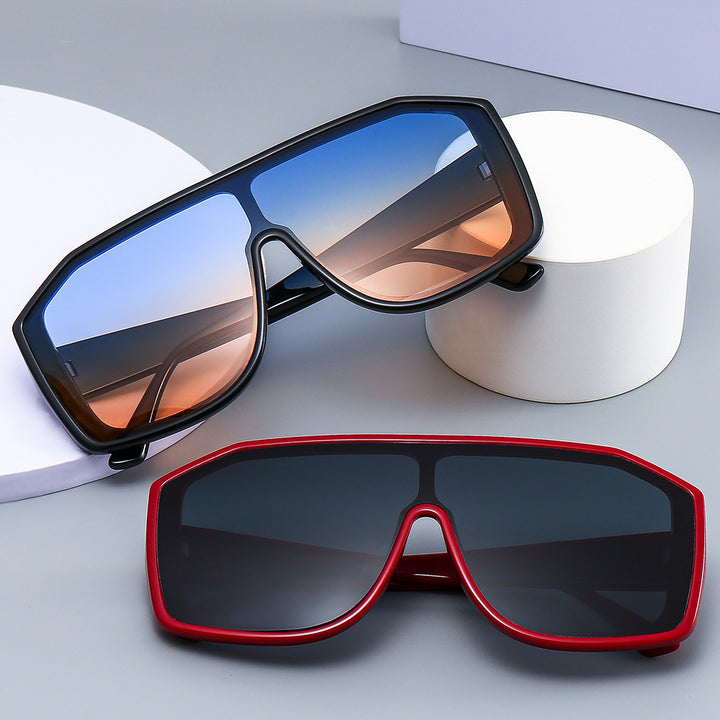 Women Fashionable Oversized Sunglasses in Extravagant Animal Print Design Stornfield