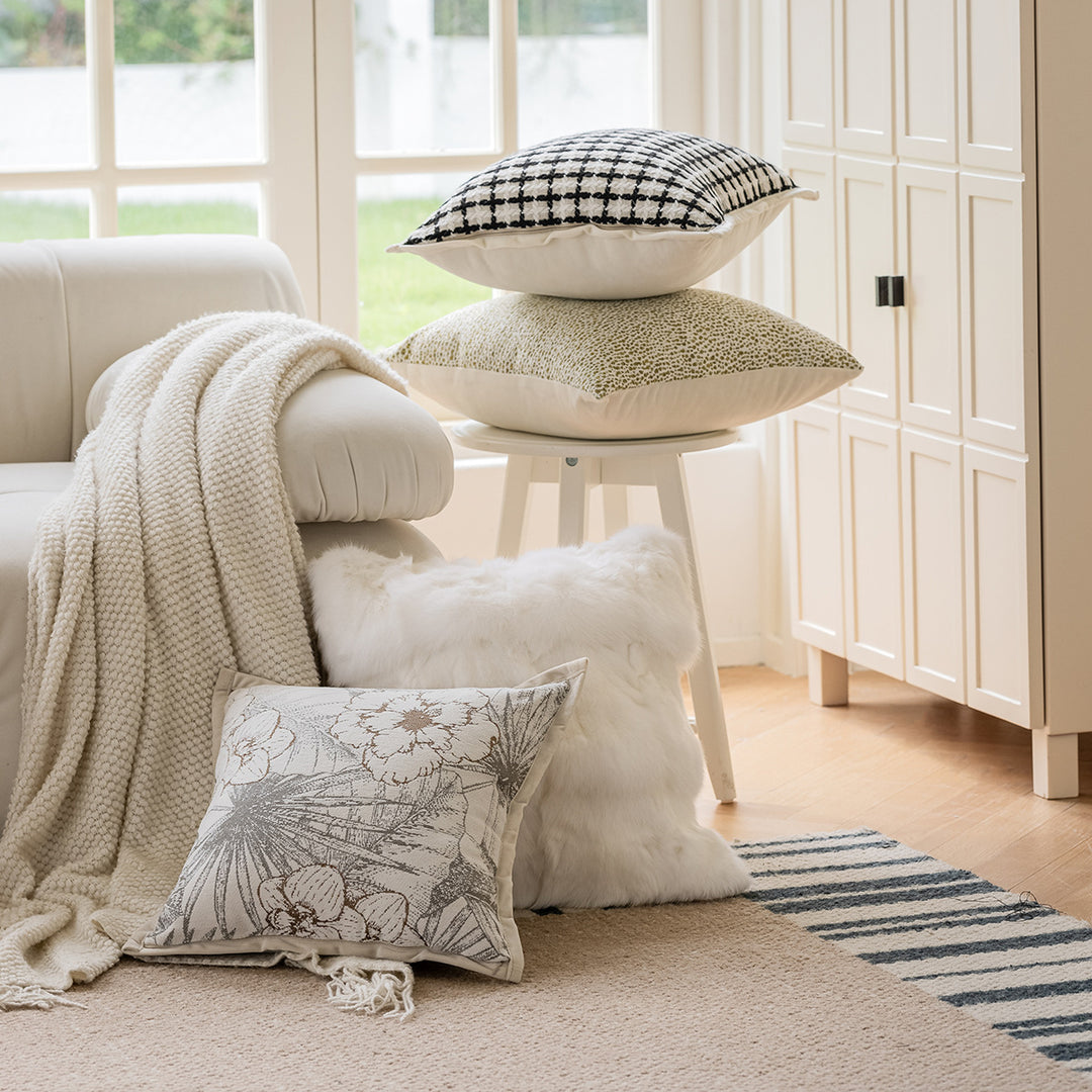 Plush decorative pillow