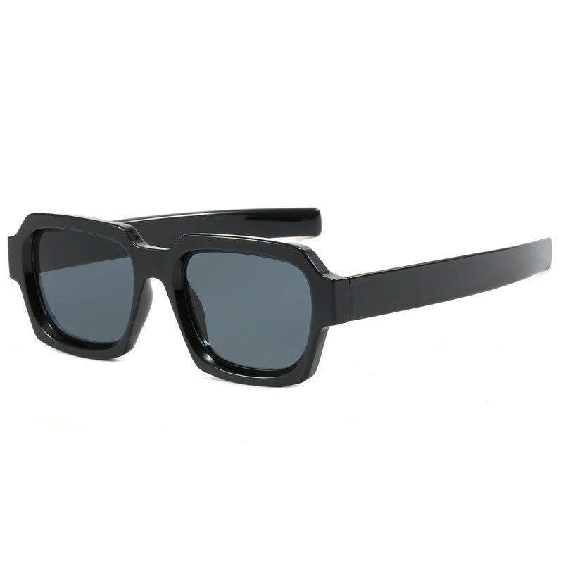 Women's sunglasses with eye-catching rectangular frame and UV protection Stornfield