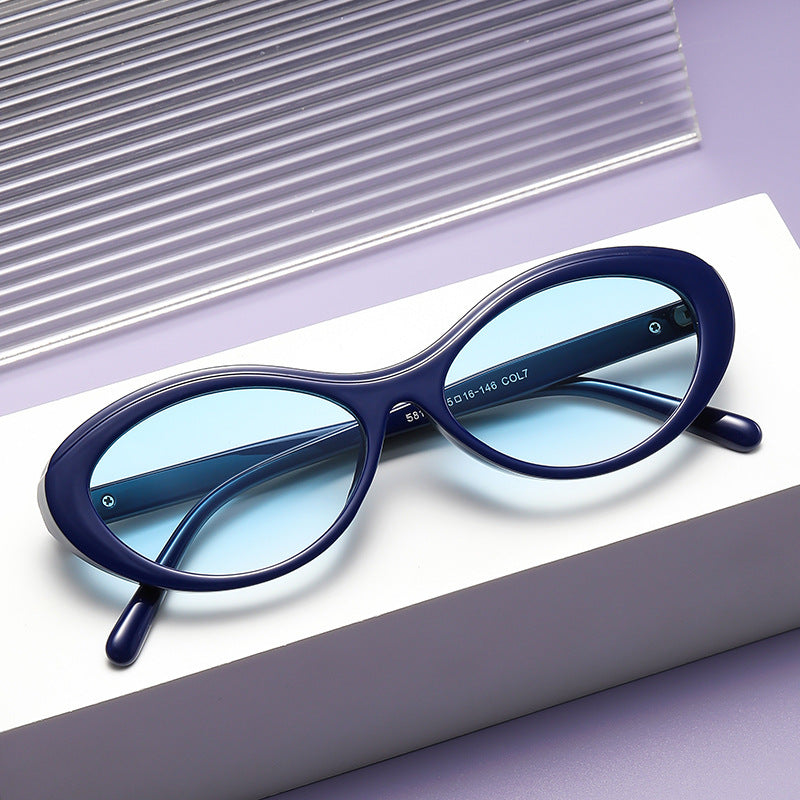 Ladies stylish sunglasses in oval design Stornfield