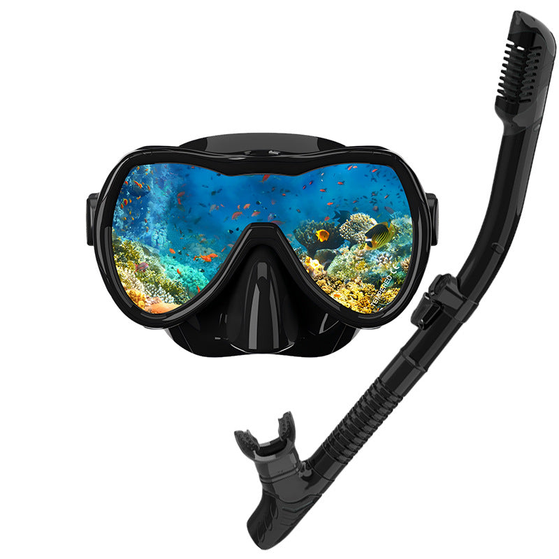 Diving mask with wide field of vision by Stornfield