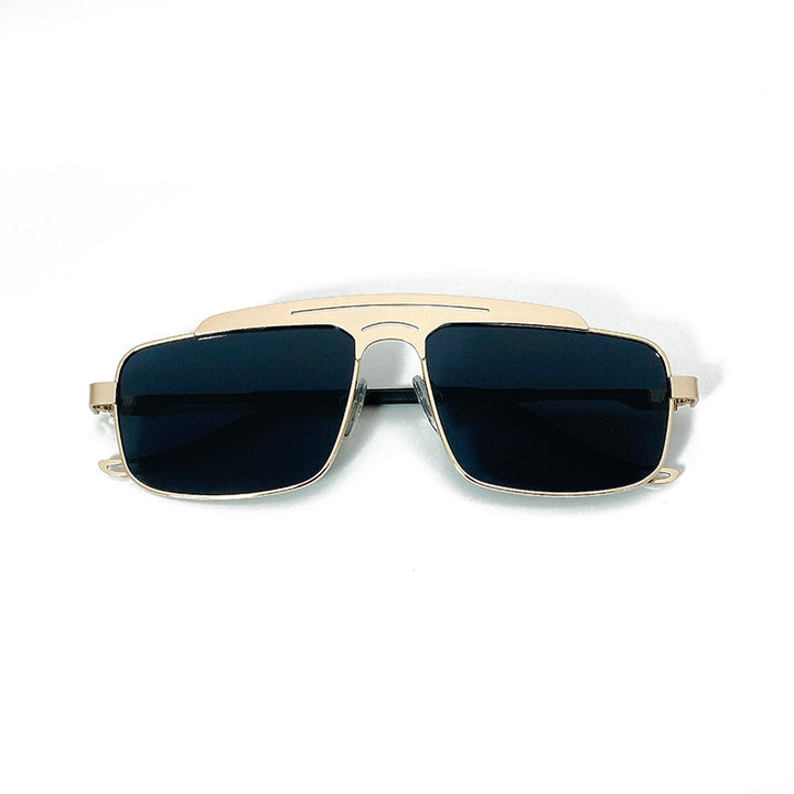 Fashionable Oversized Sunglasses with Elegant Design Stornfield