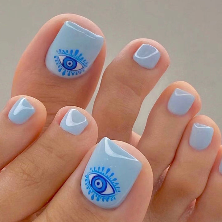 Artful nail art with eye motif Stornfield