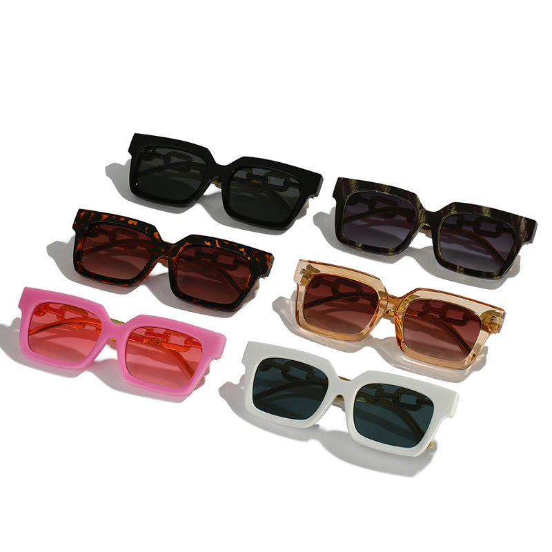 Women's fashionable sunglasses with unique chain element Stornfield
