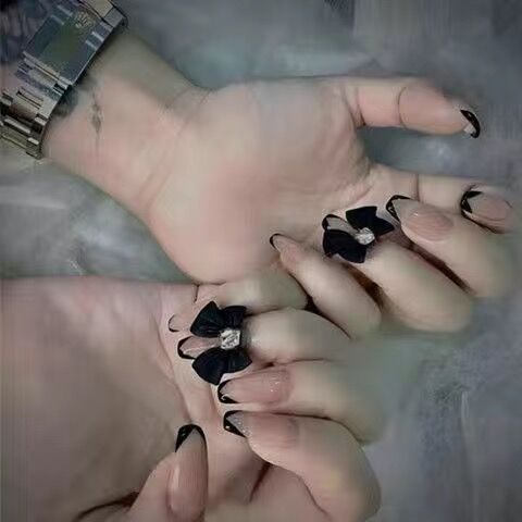 Decorative Floral Nail Extensions