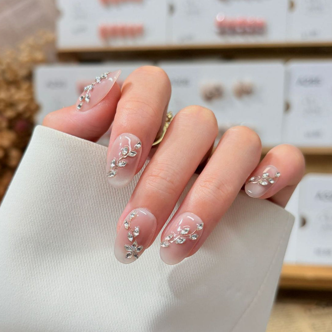 Elegant Rhinestone-Embellished Press-On Nail Set Stornfield