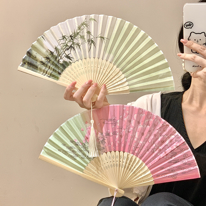Handcrafted fan with floral design Stornfield