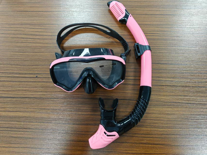 Diving mask with anti-fog technology and wide field of vision Stornfield