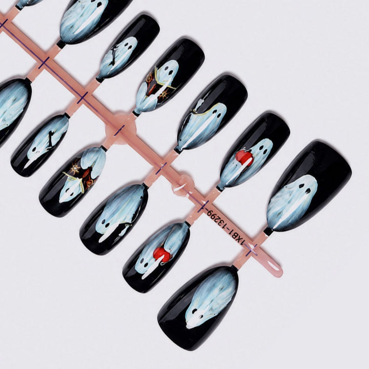Artificial fake nails with spooky designs Stornfield