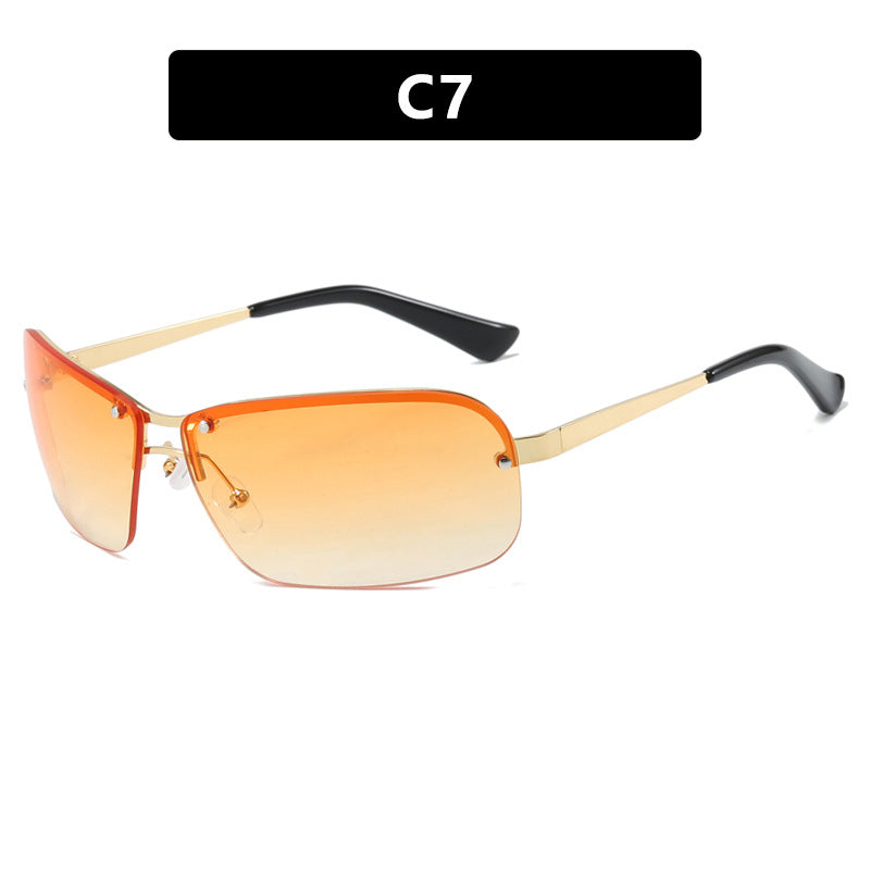 Ladies sunglasses with large, elegant lenses and a modern metal frame Stornfield