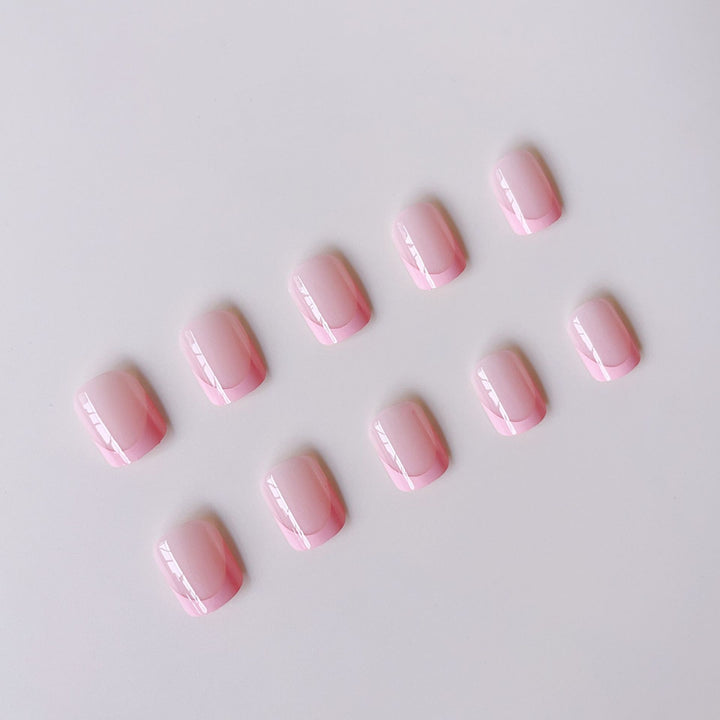 Artificial nail set with modern French tips and elegant shine Stornfield