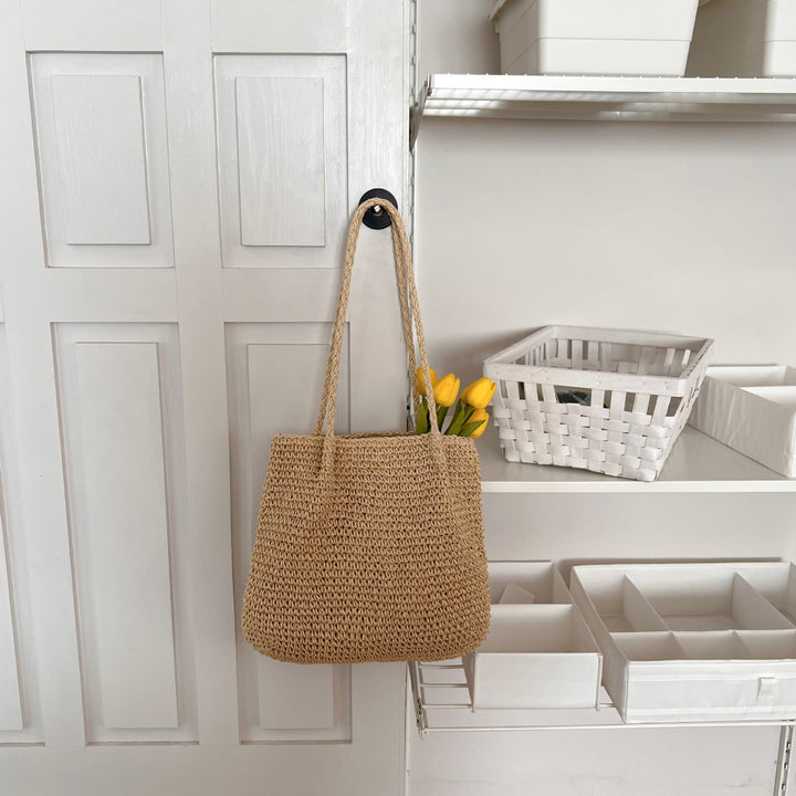 Elegant Bast bag with spacious interior Stornfield