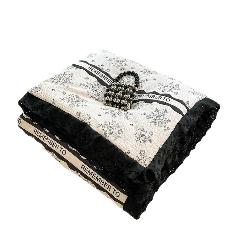 Floral Patterned Quilt Set
