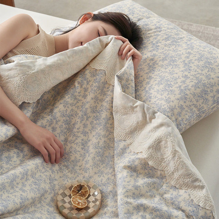 Ladies elegant bedspread with delicate floral pattern Stornfield