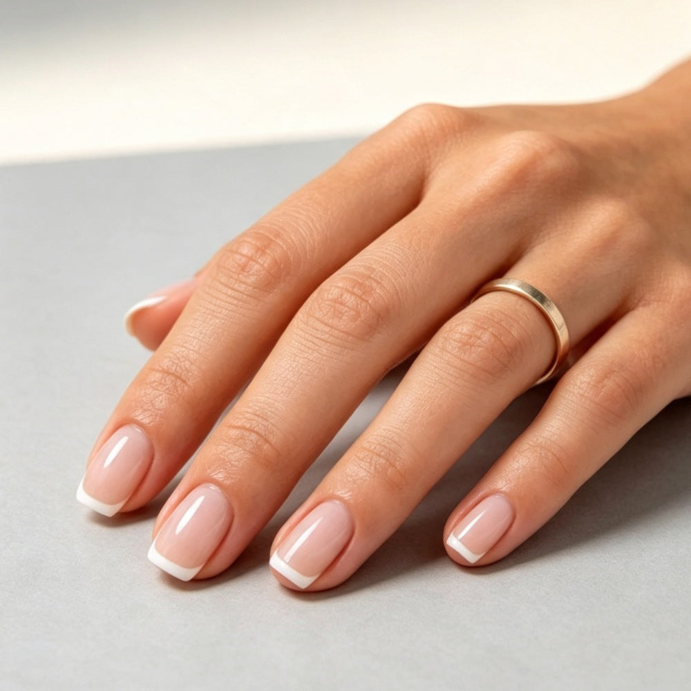 Artificial Nail Art with Elegant French Tip Stornfield