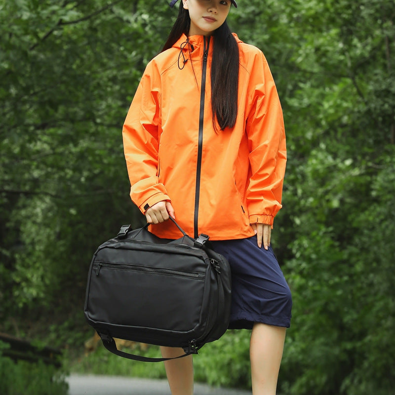 Practical shoulder bag with versatile compartments Stornfield