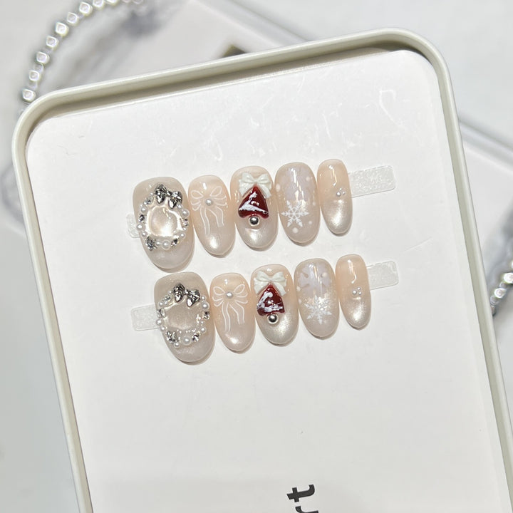 Holiday-Themed Decorative Press-On Nails