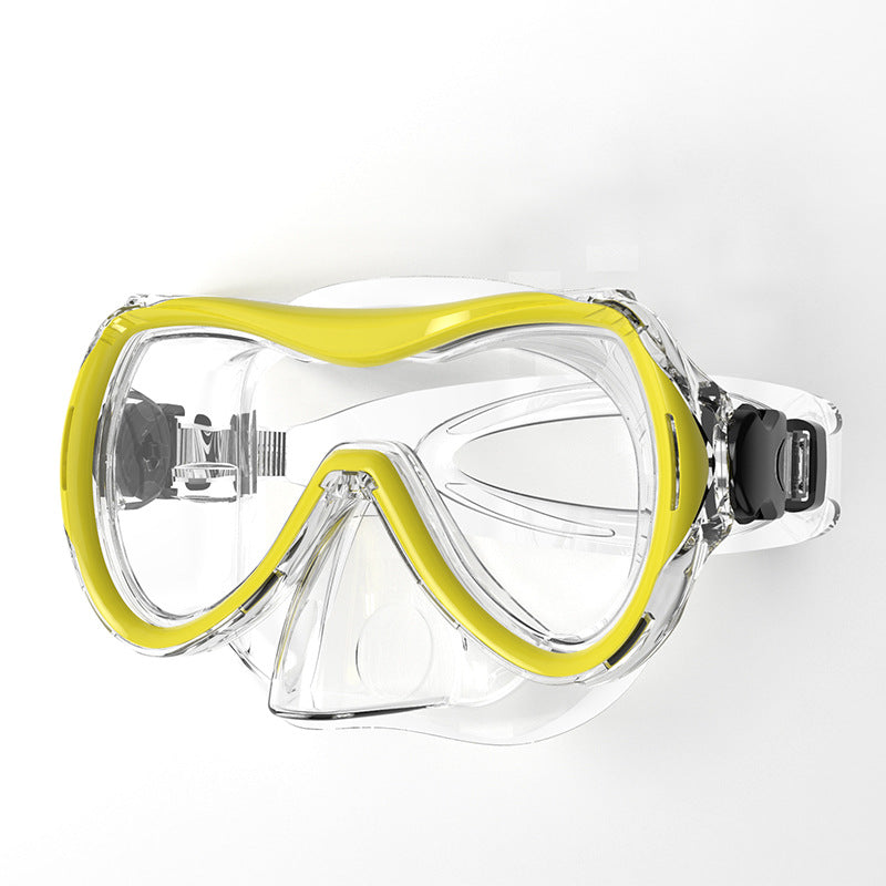 Diving mask with soft silicone edge and wide field of vision Stornfield