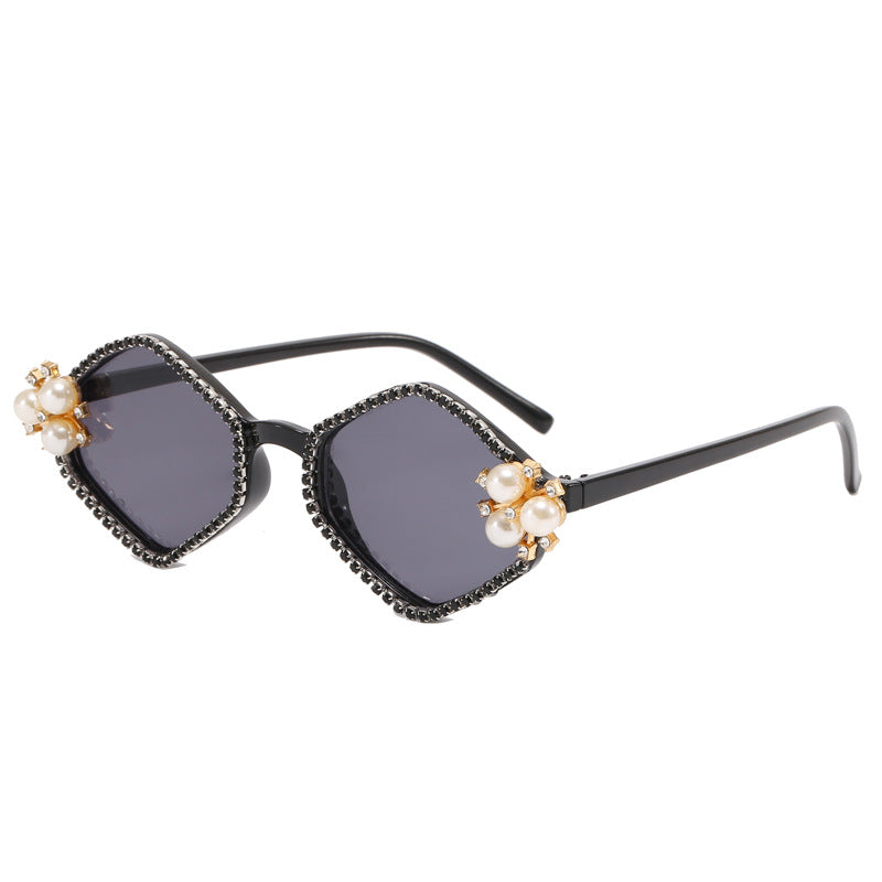 Women's extravagant sunglasses with glamorous pearl details Stornfield