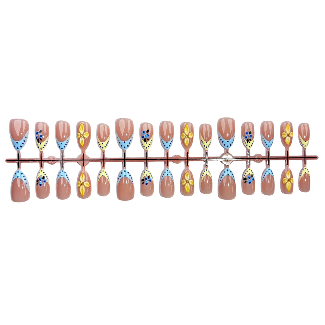 Elegant Floral Pattern Press-On Nail Set