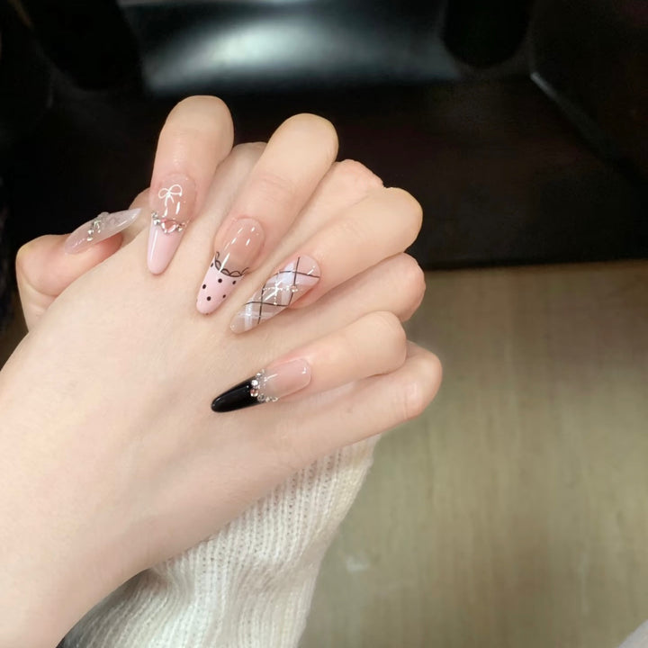 Glamorous Press-On Nail Kit