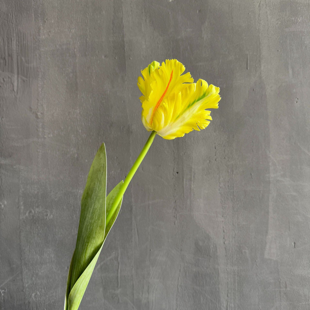Lifelike Floral Accent