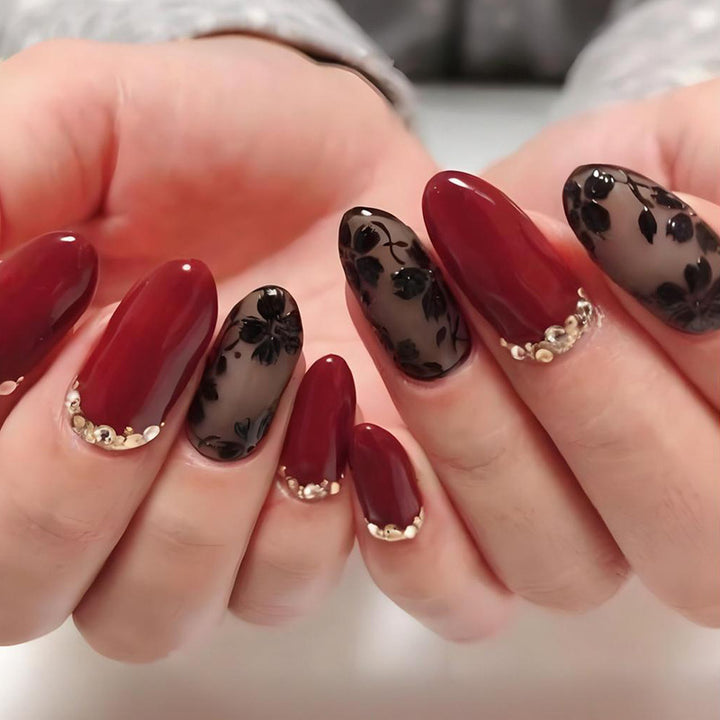 Art nail set with floral and glamorous accents Stornfield