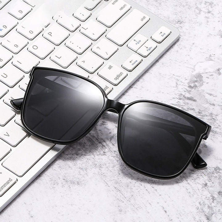 Women's modern square sunglasses with UV protection and slim temples Stornfield