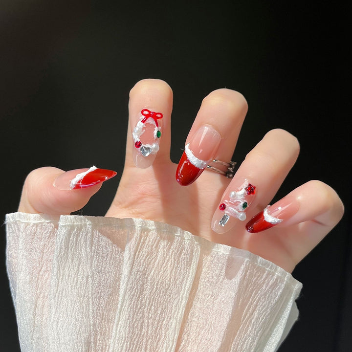 Holiday-Themed Press-On Nail Art Stornfield
